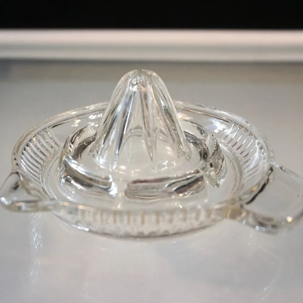 Vintage Clear Glass Hand Juicer Citrus Reamer w Pour Spout Handle